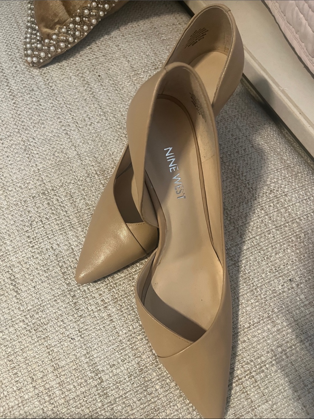 Nine West Jowzer nude leather pumps 3.5” heel.